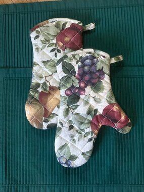 Quilted Floral Oven Mitts